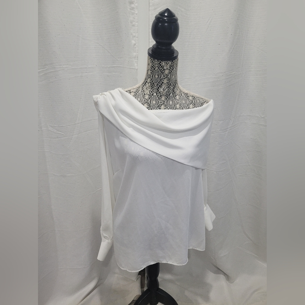 LE CHATEAU off The Shoulder Blouse Size Large